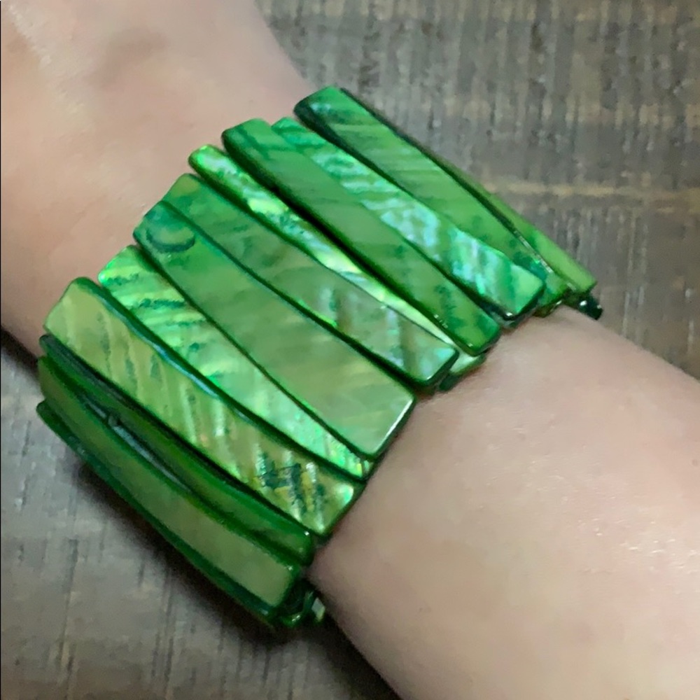 Green shelled bracelet
